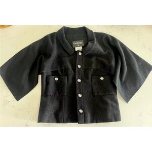 $5700 CHANEL Runway Black Tweed Cape Jacket Size 40